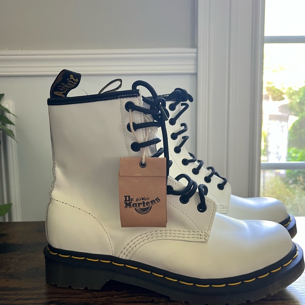 Dr. Martens  1460s  8 Eyes White Boots with Black Laces